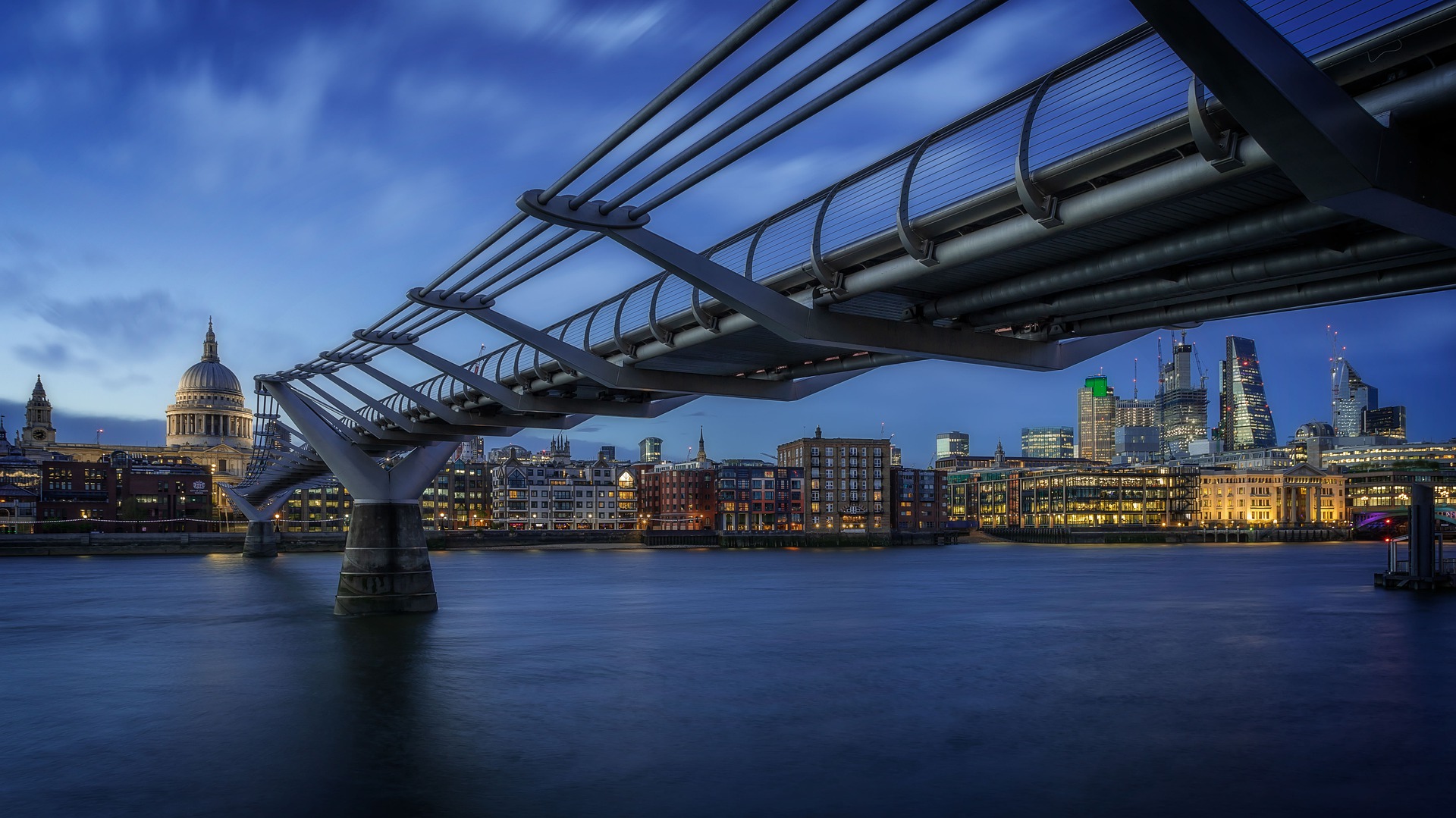 london-g536f50cdf_1920.jpg